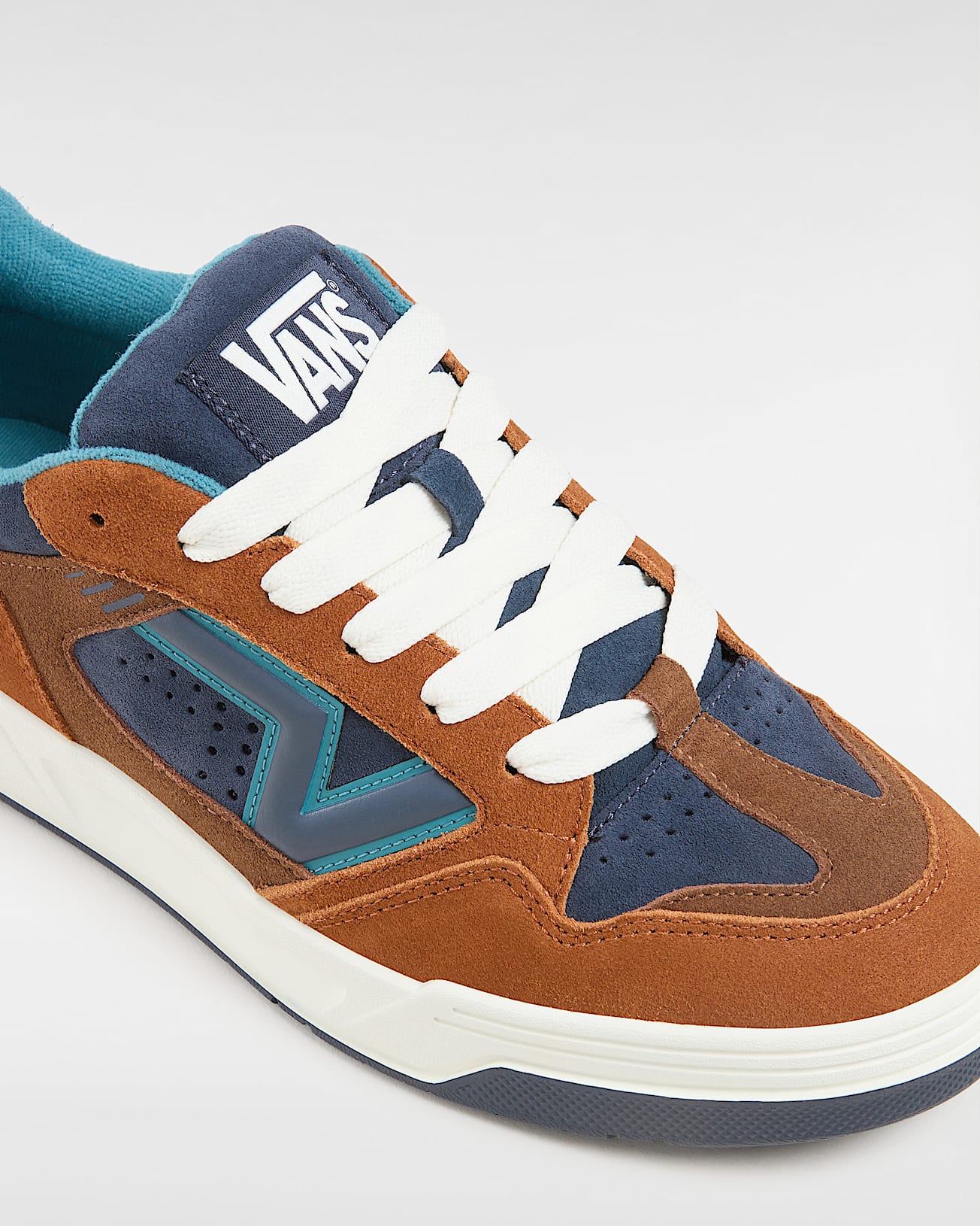 Chaussures Upland VANS Marron ALT3