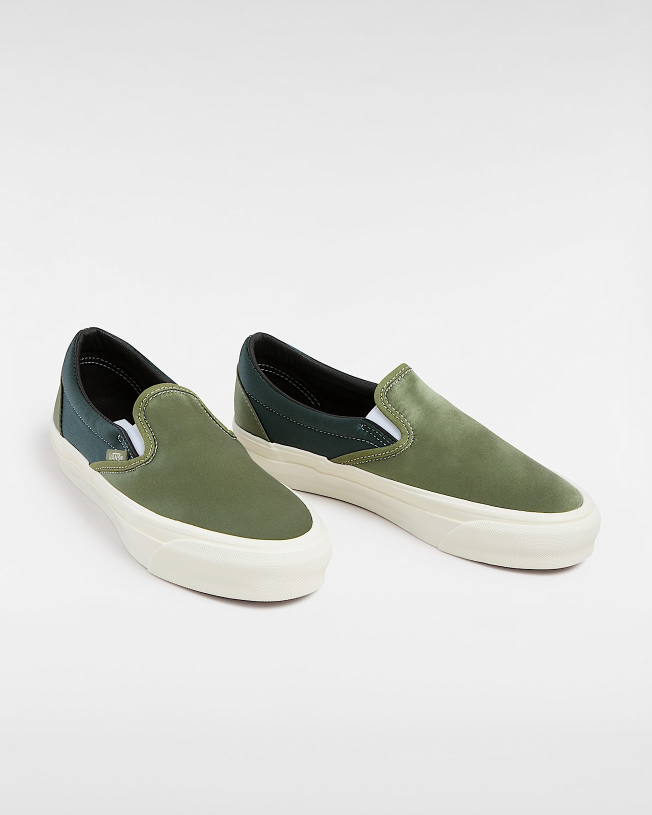 Chaussures Premium SlipOn 98 Satin VANS Vert ALT1