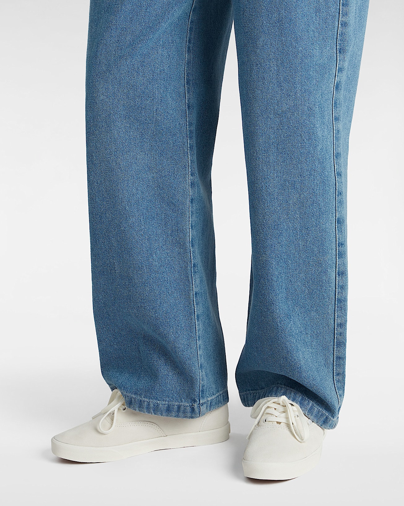 Chaussures Authentic Lowpro VANS Blanc ALT4