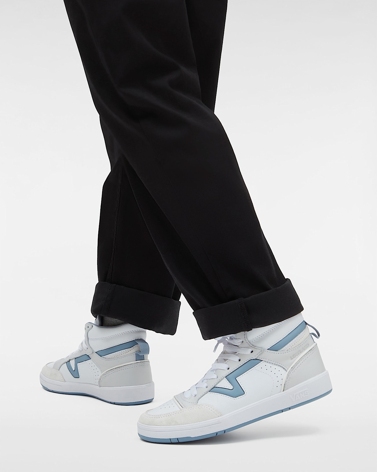 Lowland Mid ComfyCush JMP Shoes VANS WhiteBlue ALT4