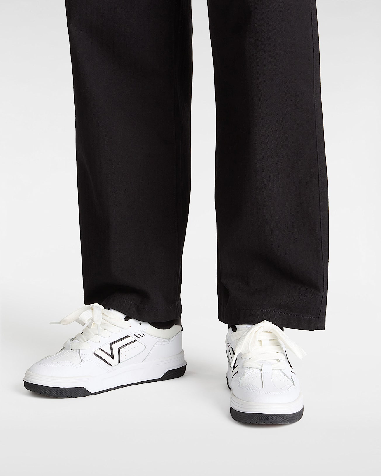 Upland Shoes VANS White ALT4