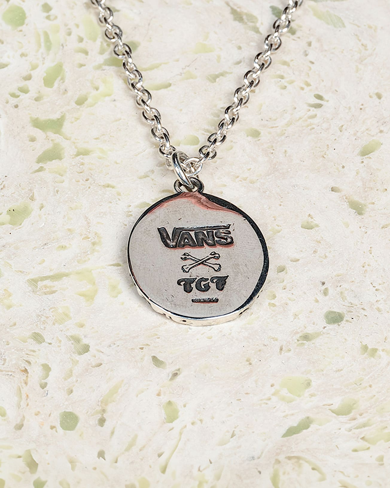 The Great Frog Pendant VANS Grey ALT1