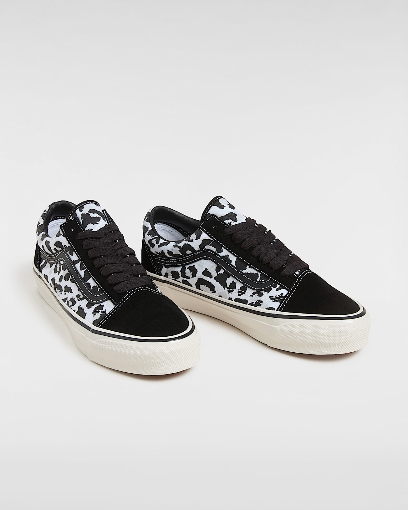 Chaussures Premium Old Skool VANS Noir ALT3