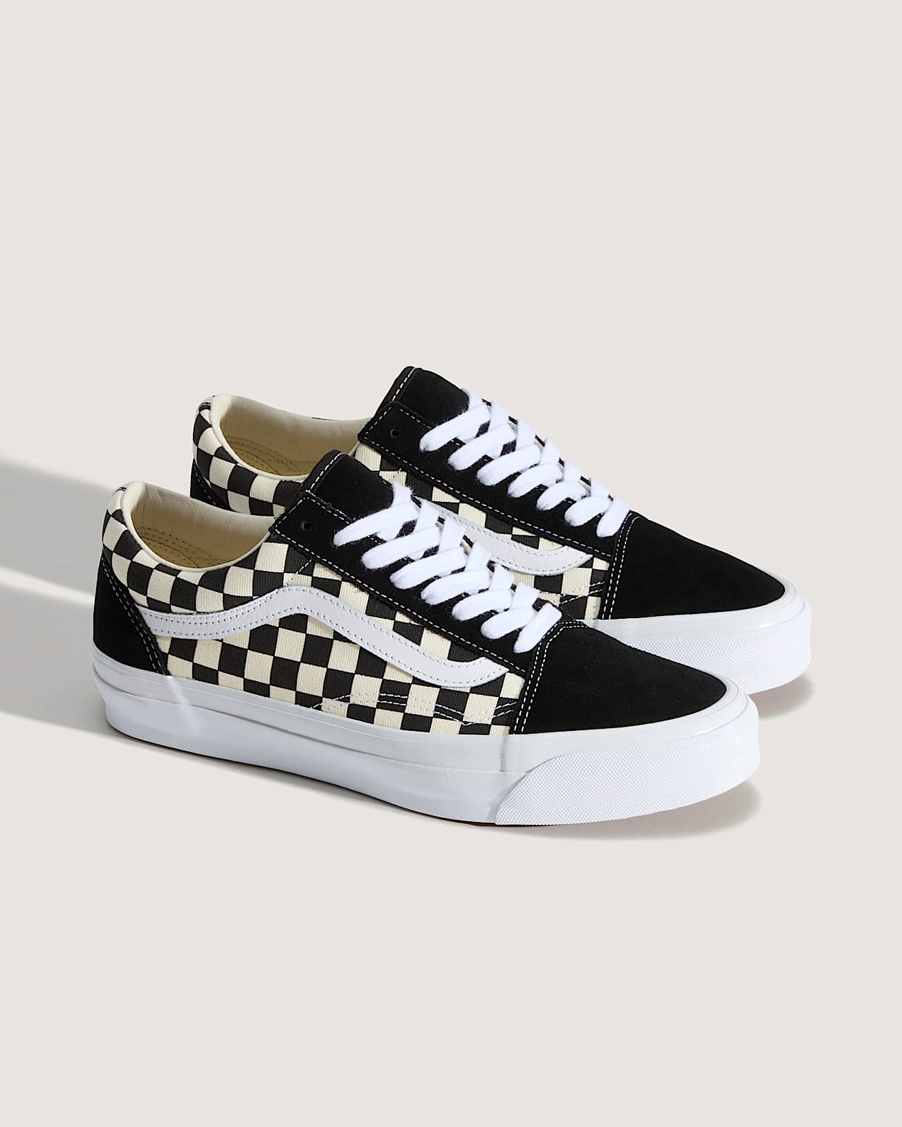 Chaussures Premium Old Skool 36 VANS Blanc ALT1