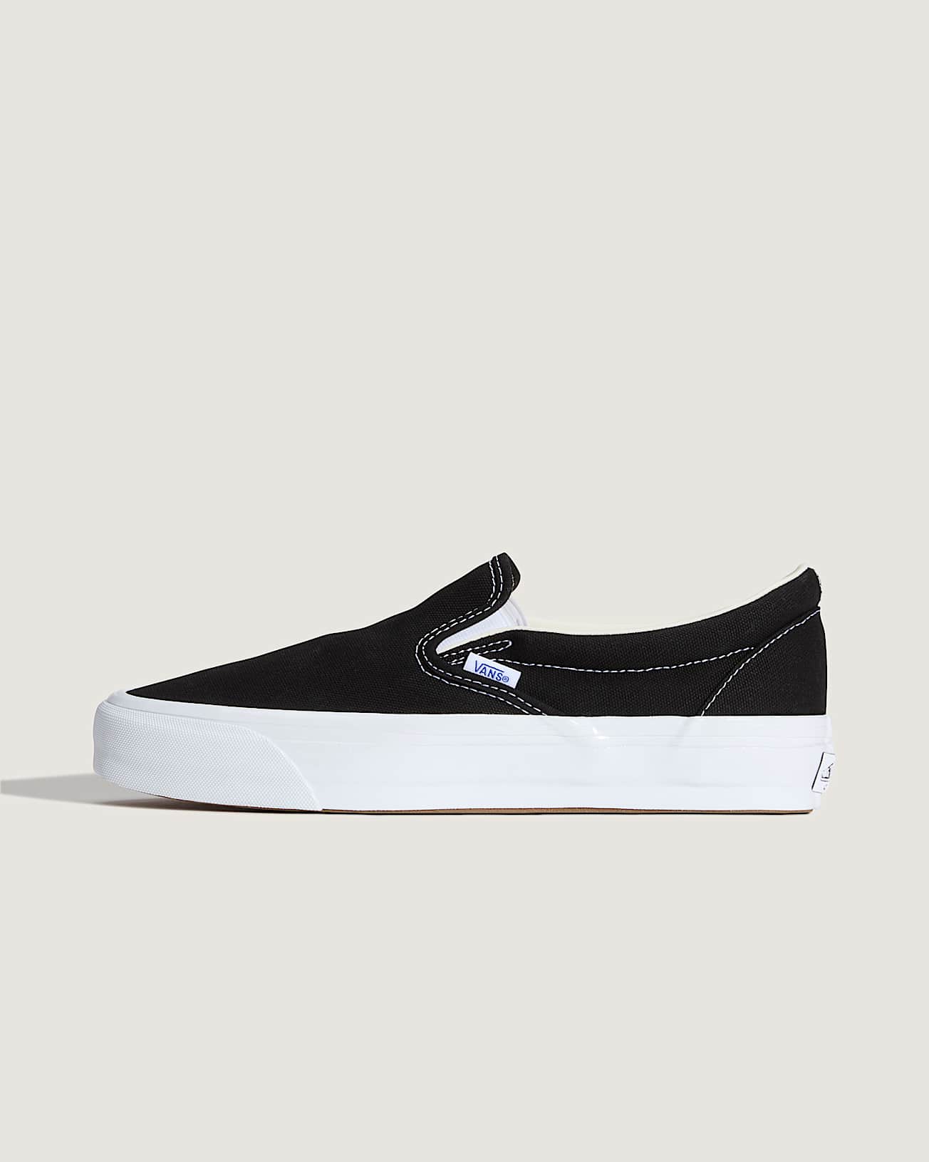 Chaussures Premium SlipOn 98 VANS Noir HERO