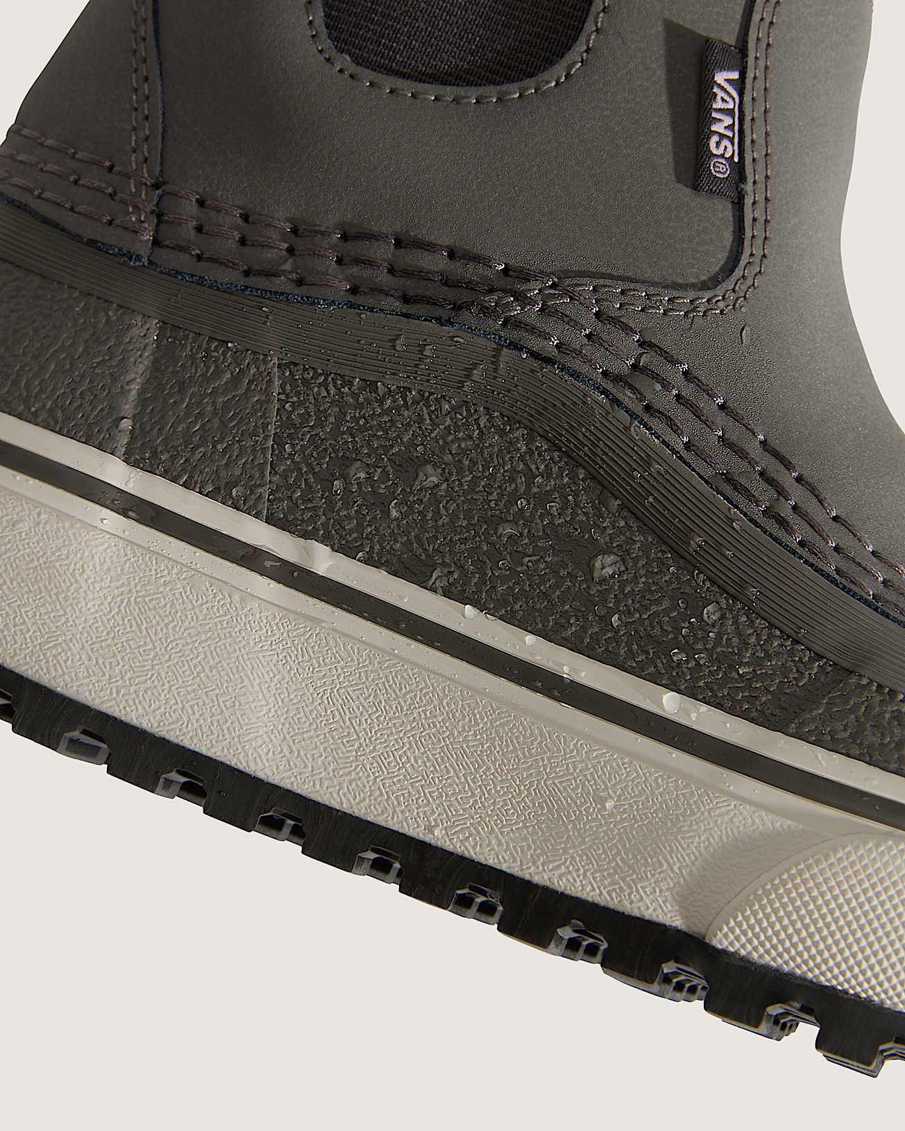 Standard Mid Chelsea Waterproof Stiefel VANS Braun ALT7