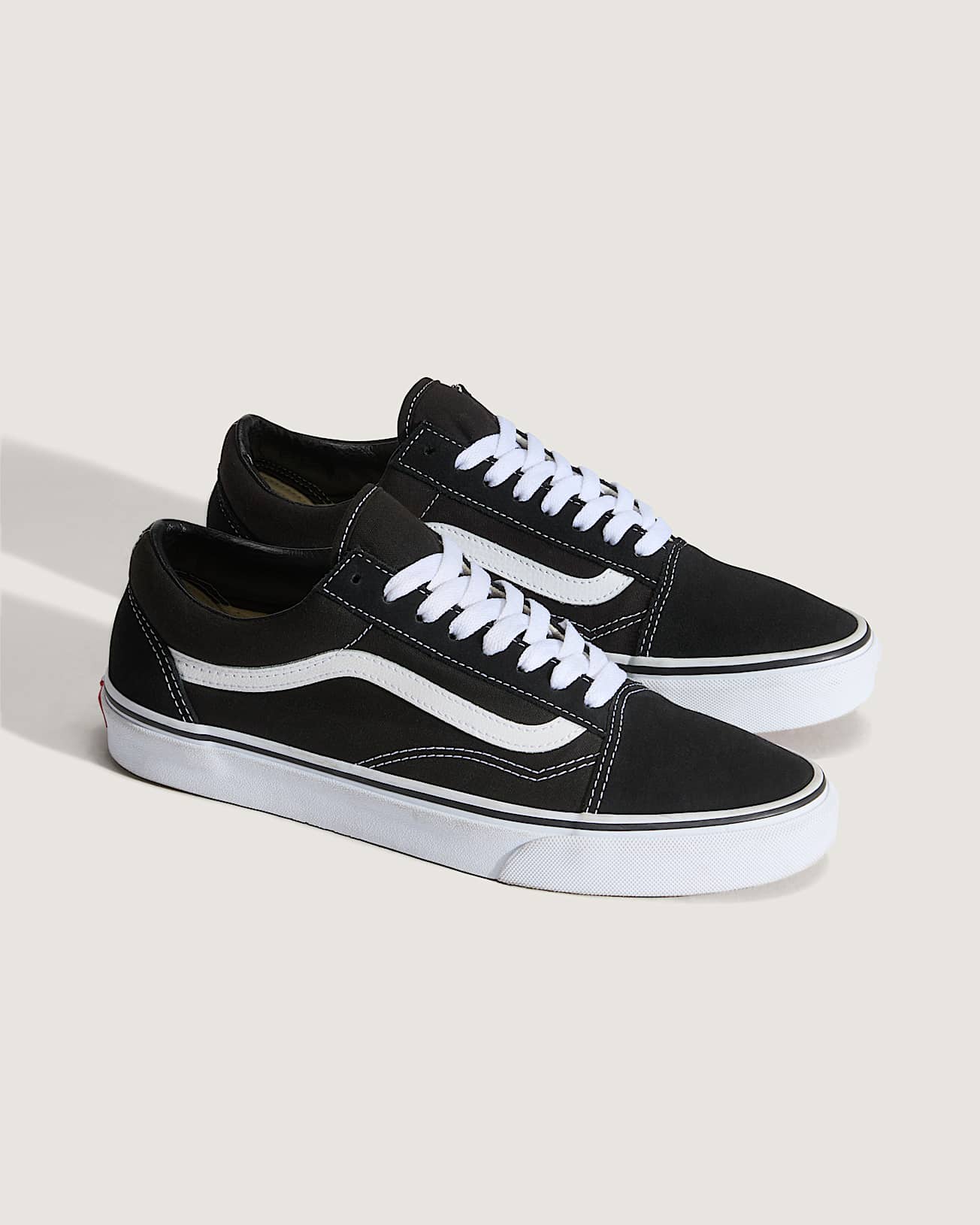 Old Skool Shoes VANS Black ALT1