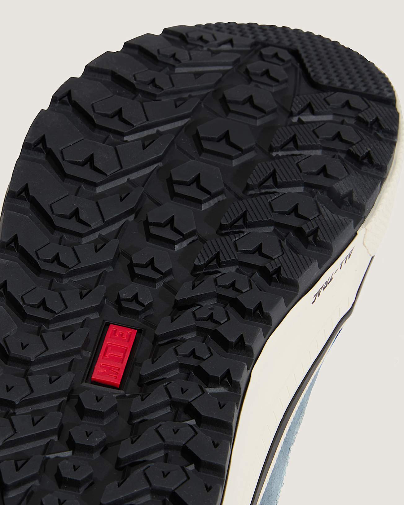 Sk8Hi Waterproof Insulated Schuhe VANS Grau ALT6