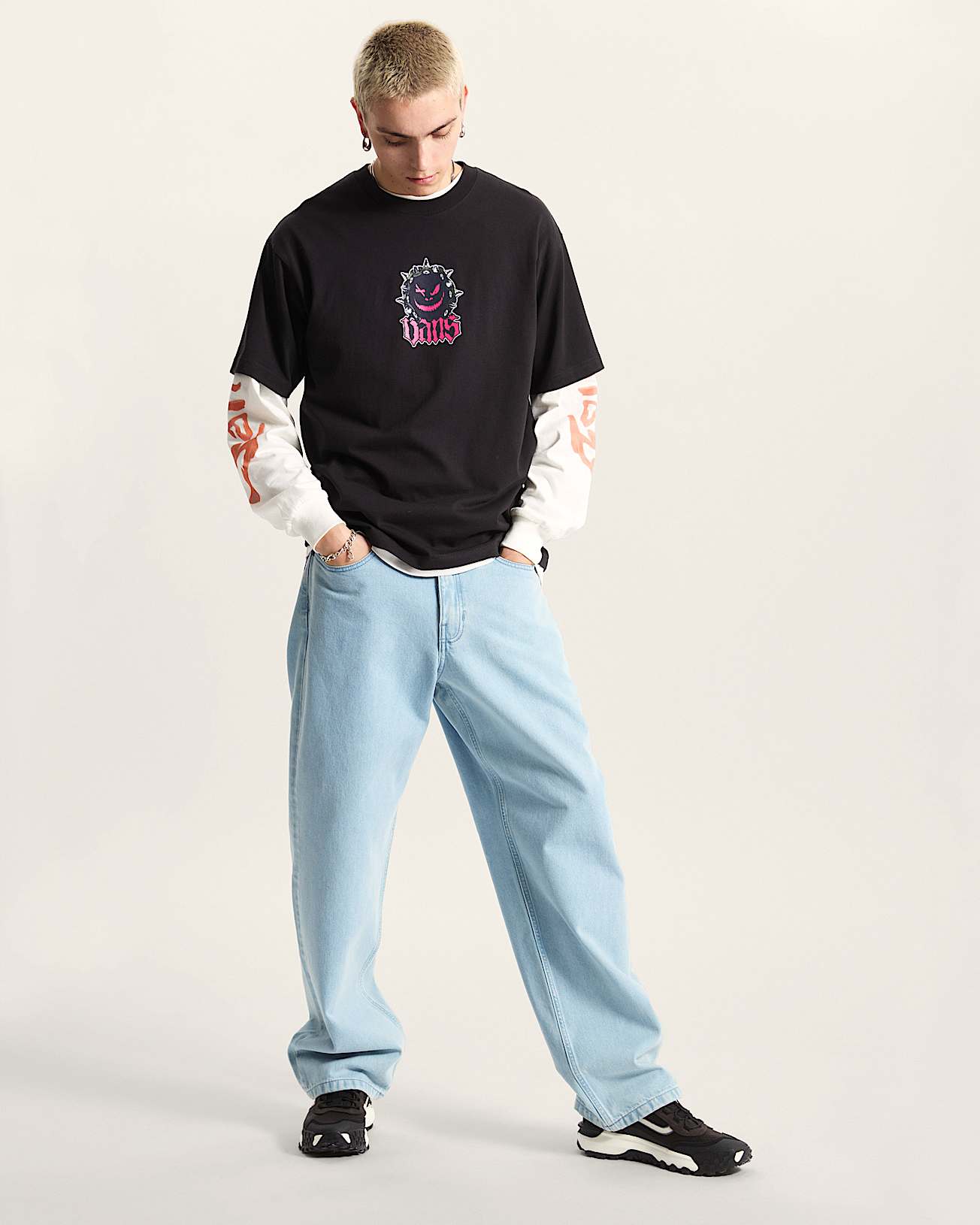 Happy Spike TShirt VANS Schwarz ALT5