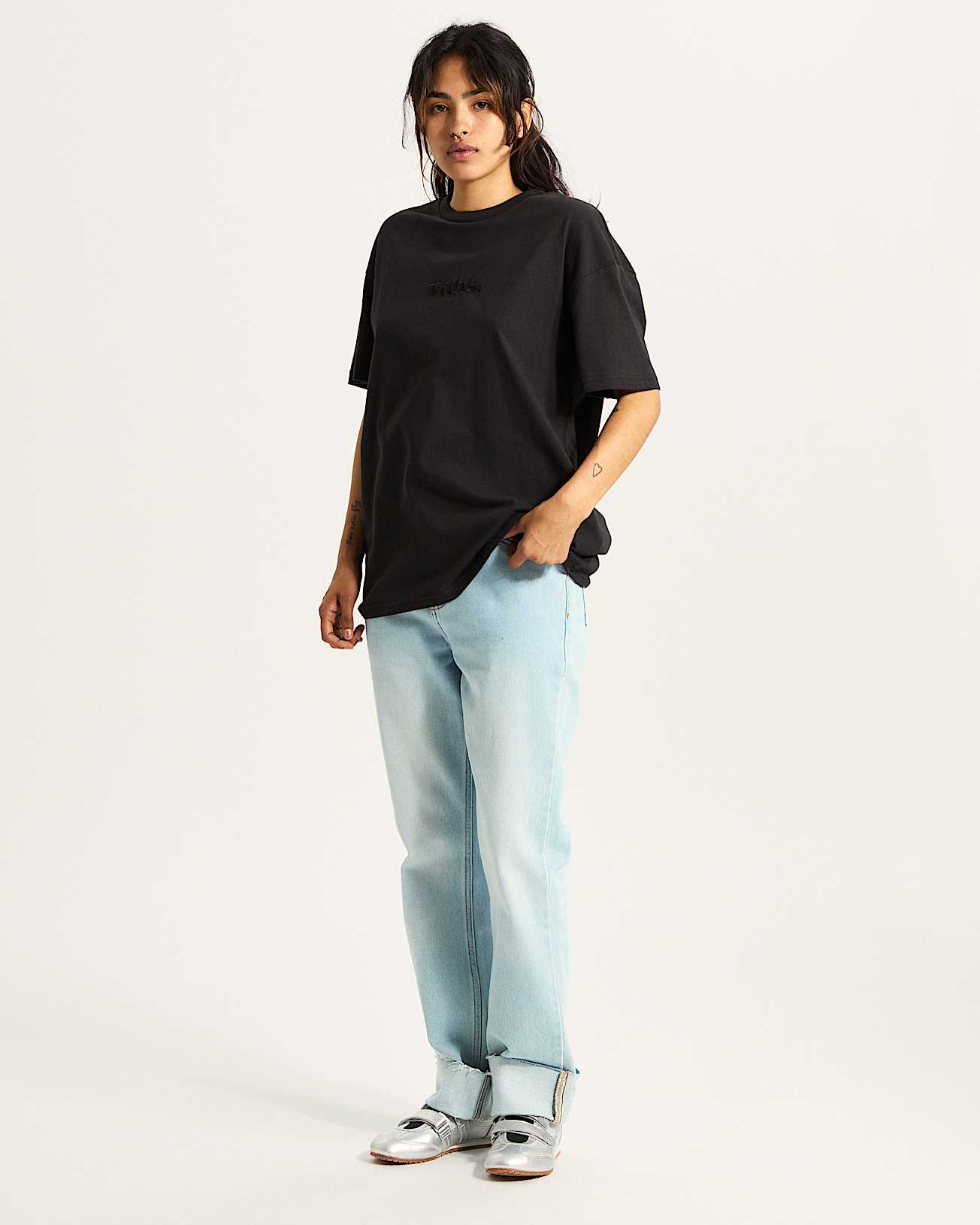 Essential T-Shirt - 5