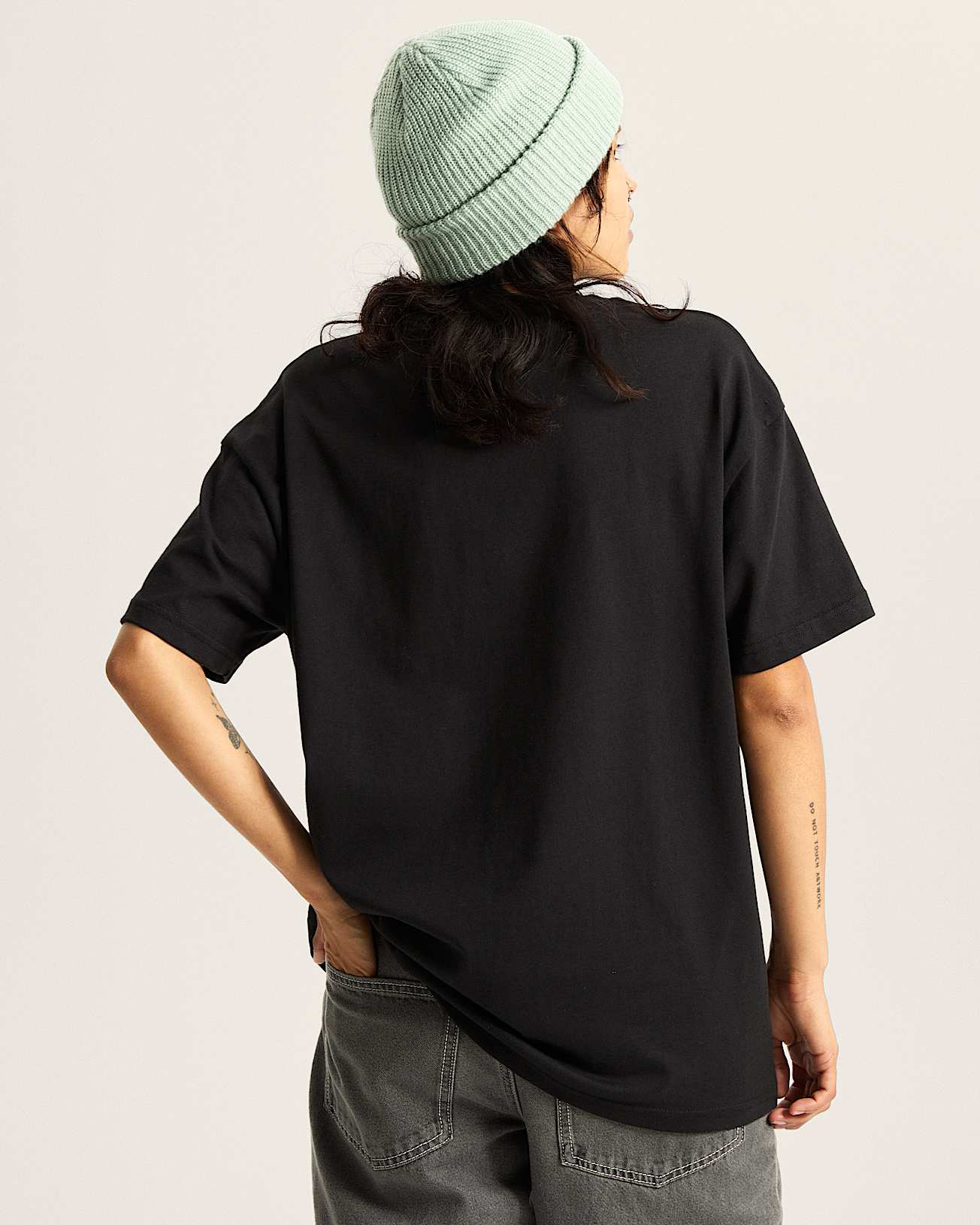 Down The Rabbit HoleTShirt VANS Schwarz ALT3