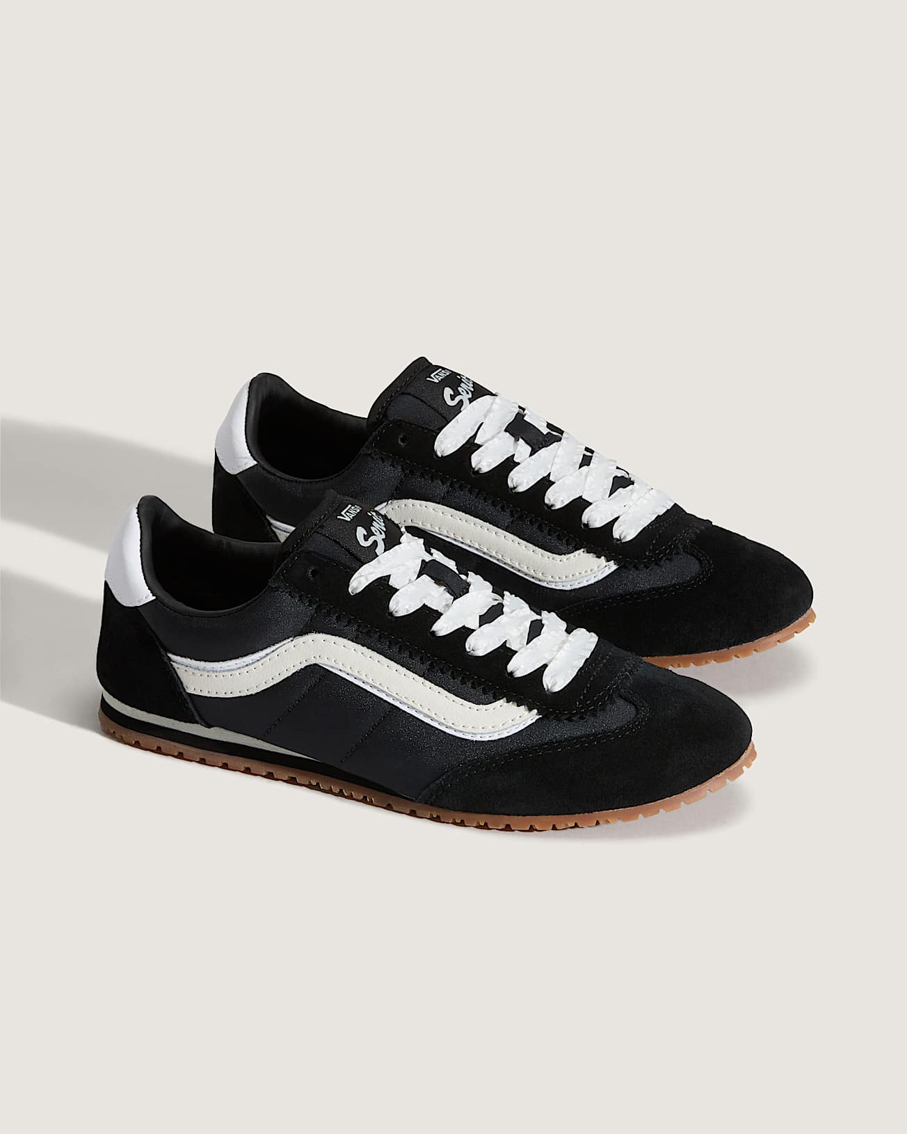 Super Lowpro Shoes VANS Black ALT1