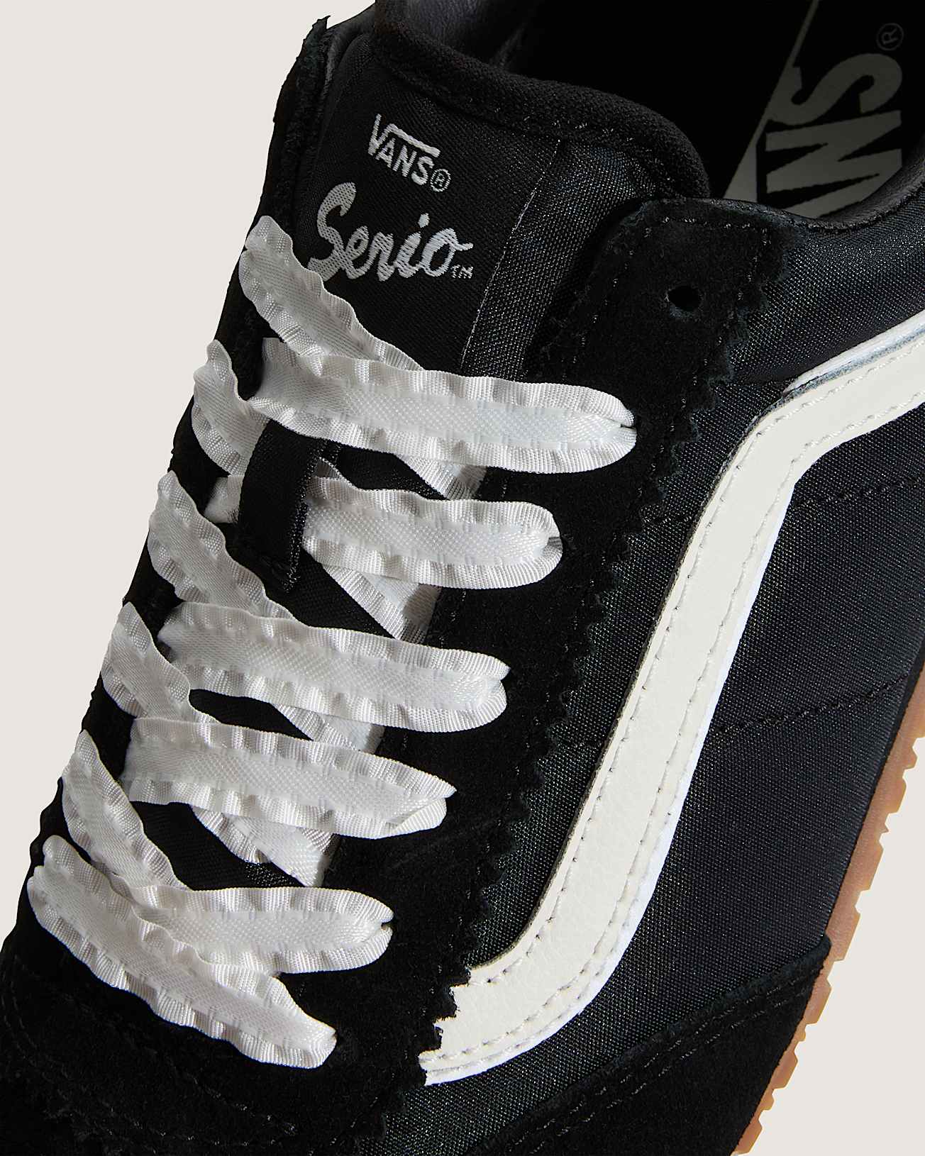 Super Lowpro Shoes VANS Black ALT6