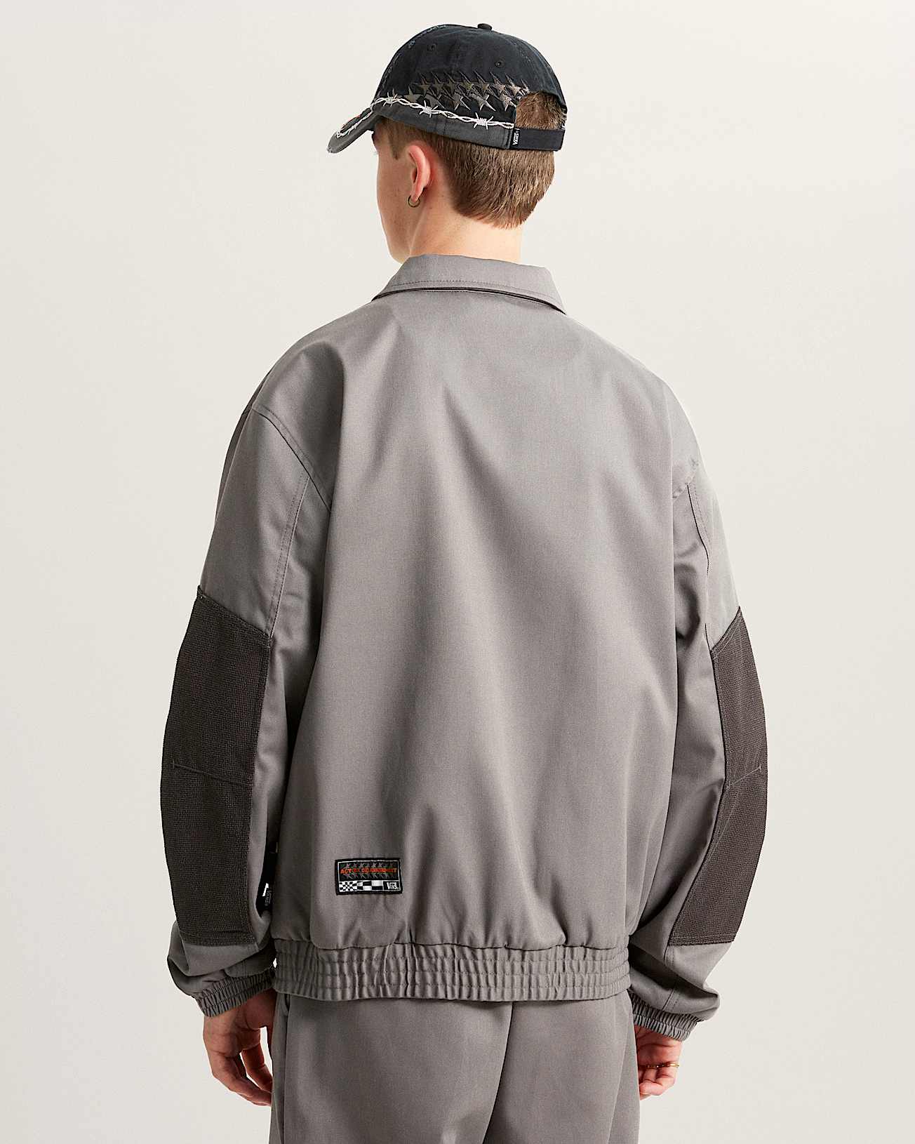 Act Of Disagreement Abrasion Jacke VANS Grau ALT2