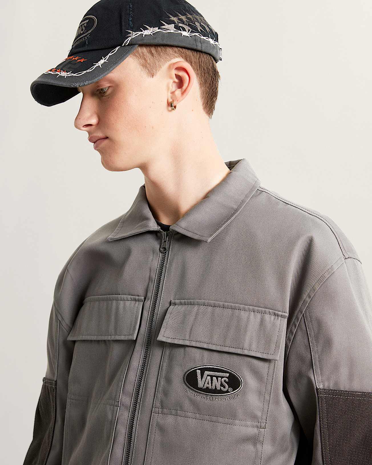 Act Of Disagreement Abrasion Jacke VANS Grau ALT4