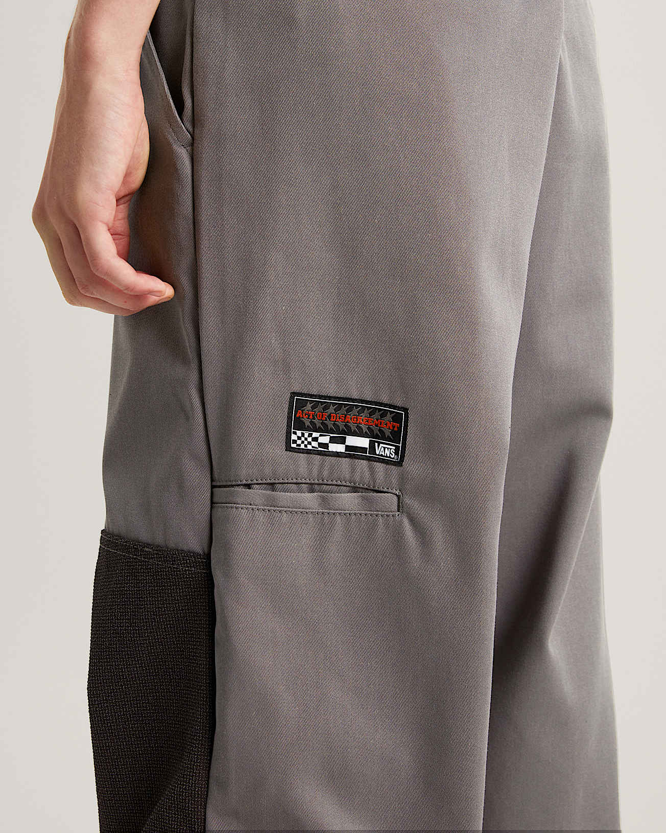 Act Of Disagreement Abrasion Hose VANS Grau ALT7