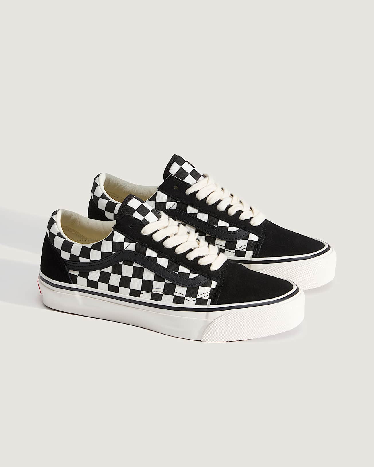 Zapatillas Premium Old Skool VANS Negro ALT1