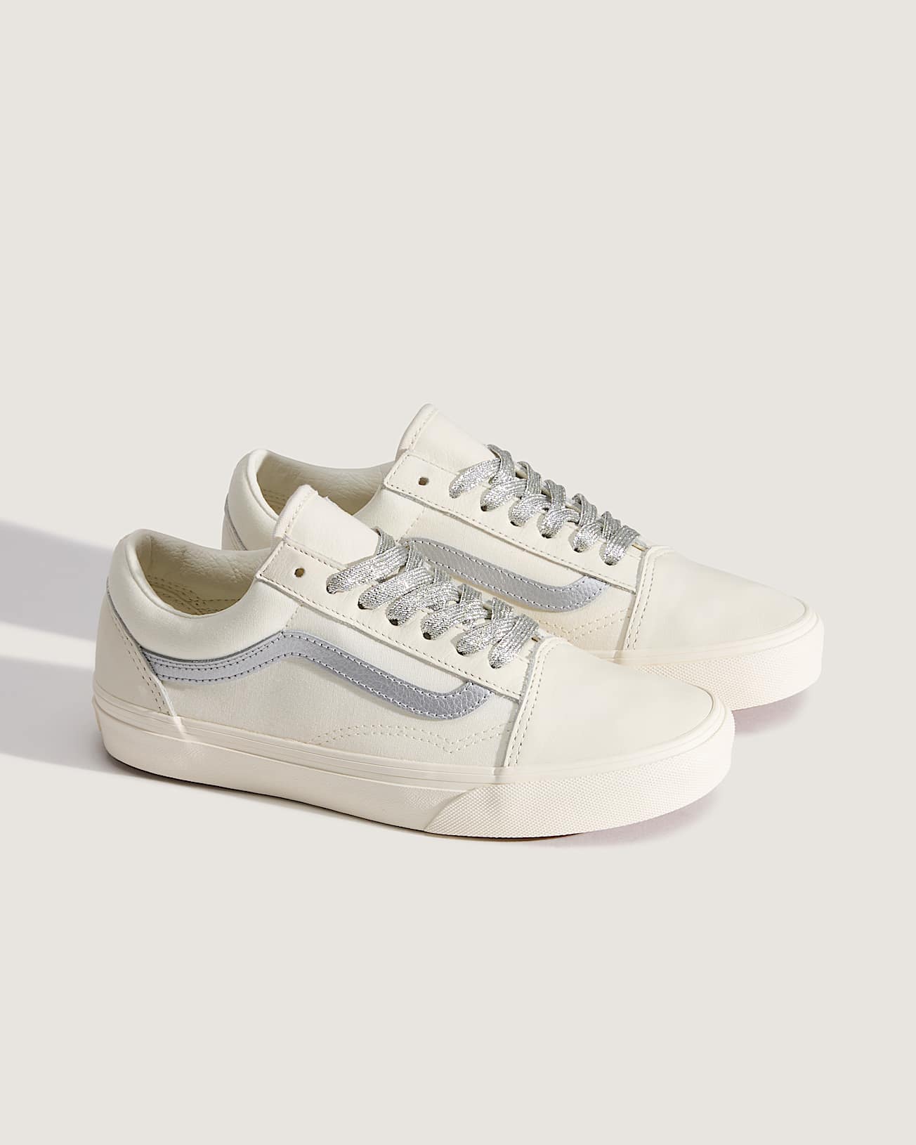 Old Skool Shoes VANS White ALT1