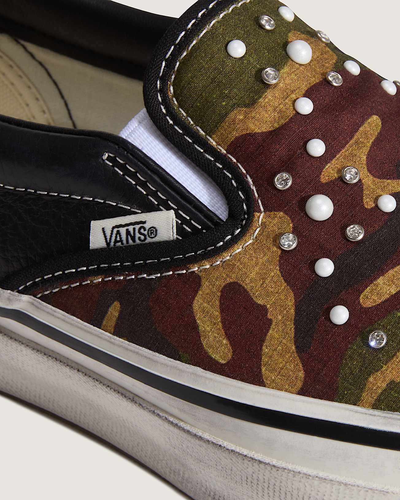 Premium Classic SlipOn Shoes VANS Black ALT6