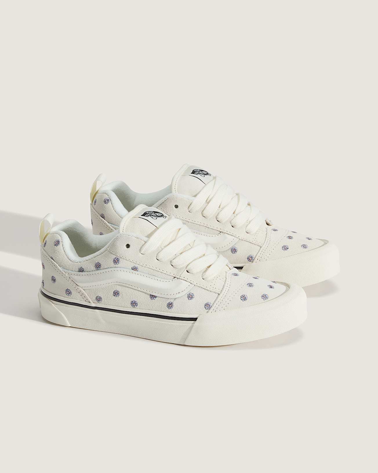 Knu Skool Shoes VANS White ALT1