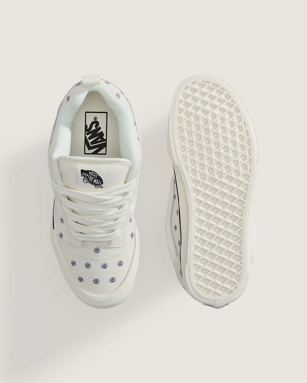 Knu Skool Shoes VANS White ALT2