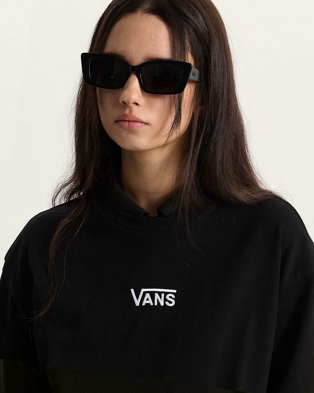 Center Vee TShirtKleid VANS Schwarz ALT4