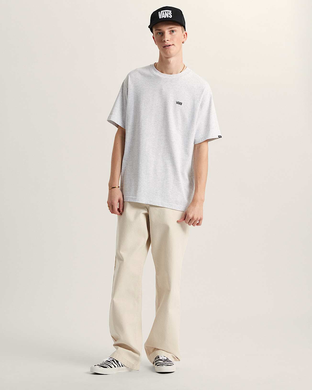 Left Chest Logo II TShirt VANS Grau ALT4