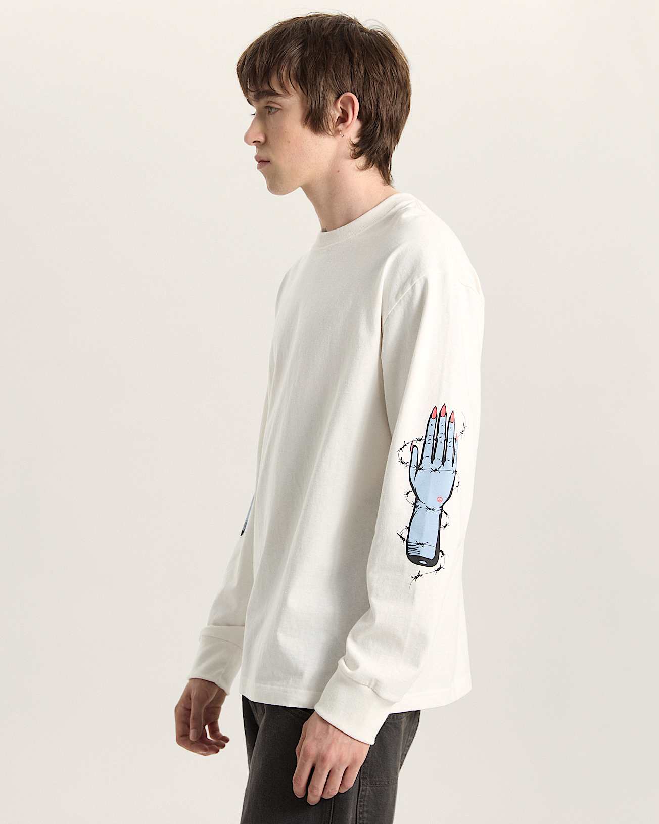 Dayana Zombie Hand LangarmTShirt VANS Wei ALT4