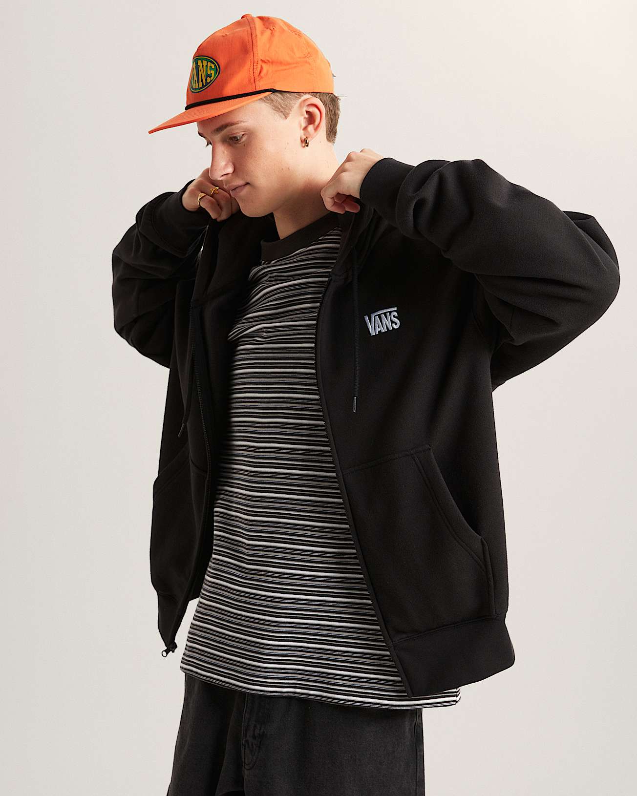 Bluza z kapturem Stretch Logo Zip Pullover VANS Czarny ALT2