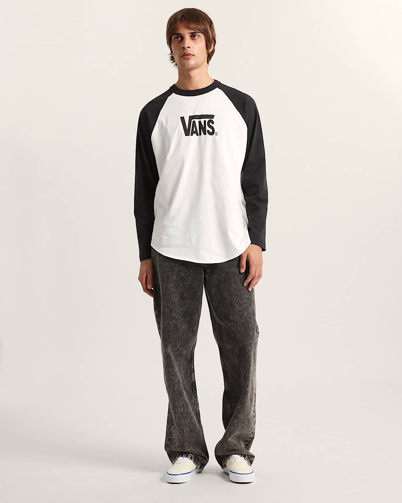 Core Raglan LangarmTShirt VANS Schwarz ALT4
