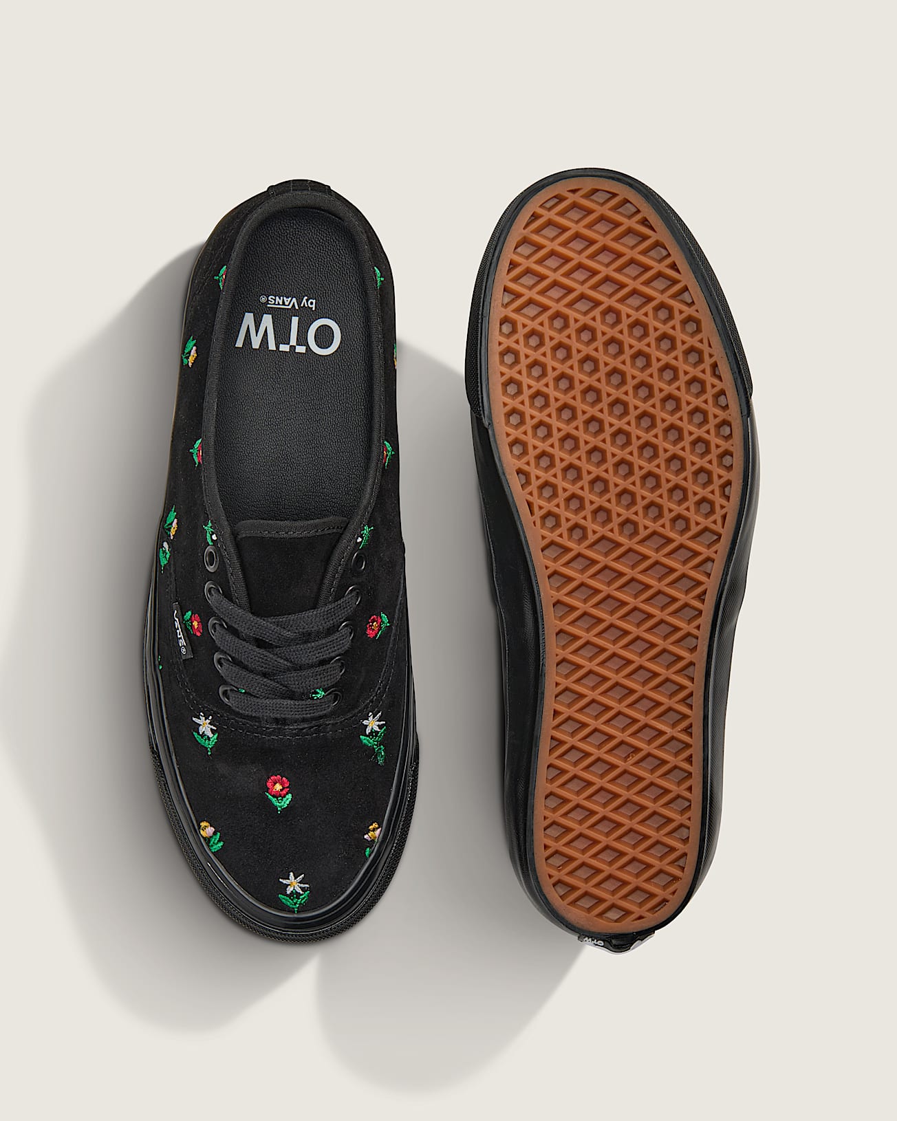 OTW Authentic 44 VANS Schwarz ALT2