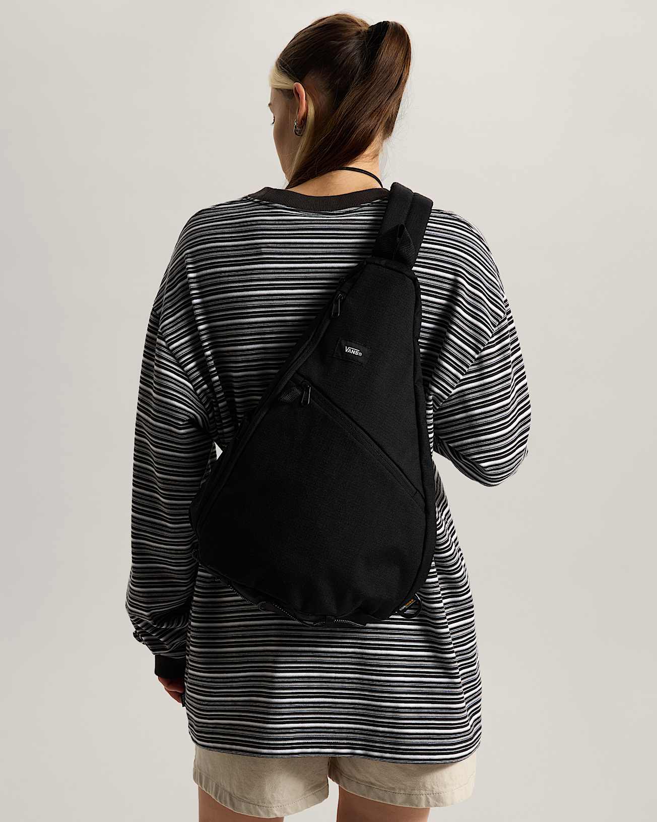 Reach Sling Crossbody Bag VANS Black ALT3