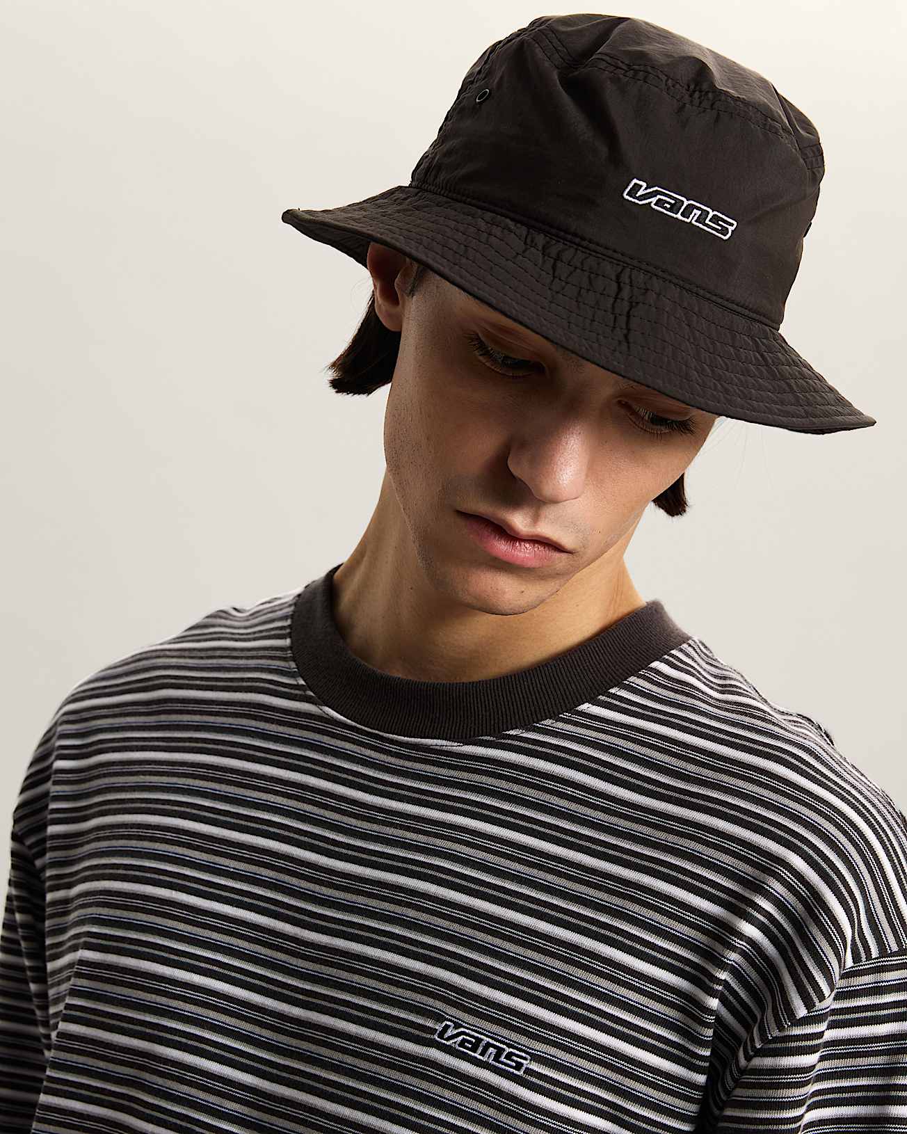 Dropped V Fischerhut VANS Schwarz ALT3