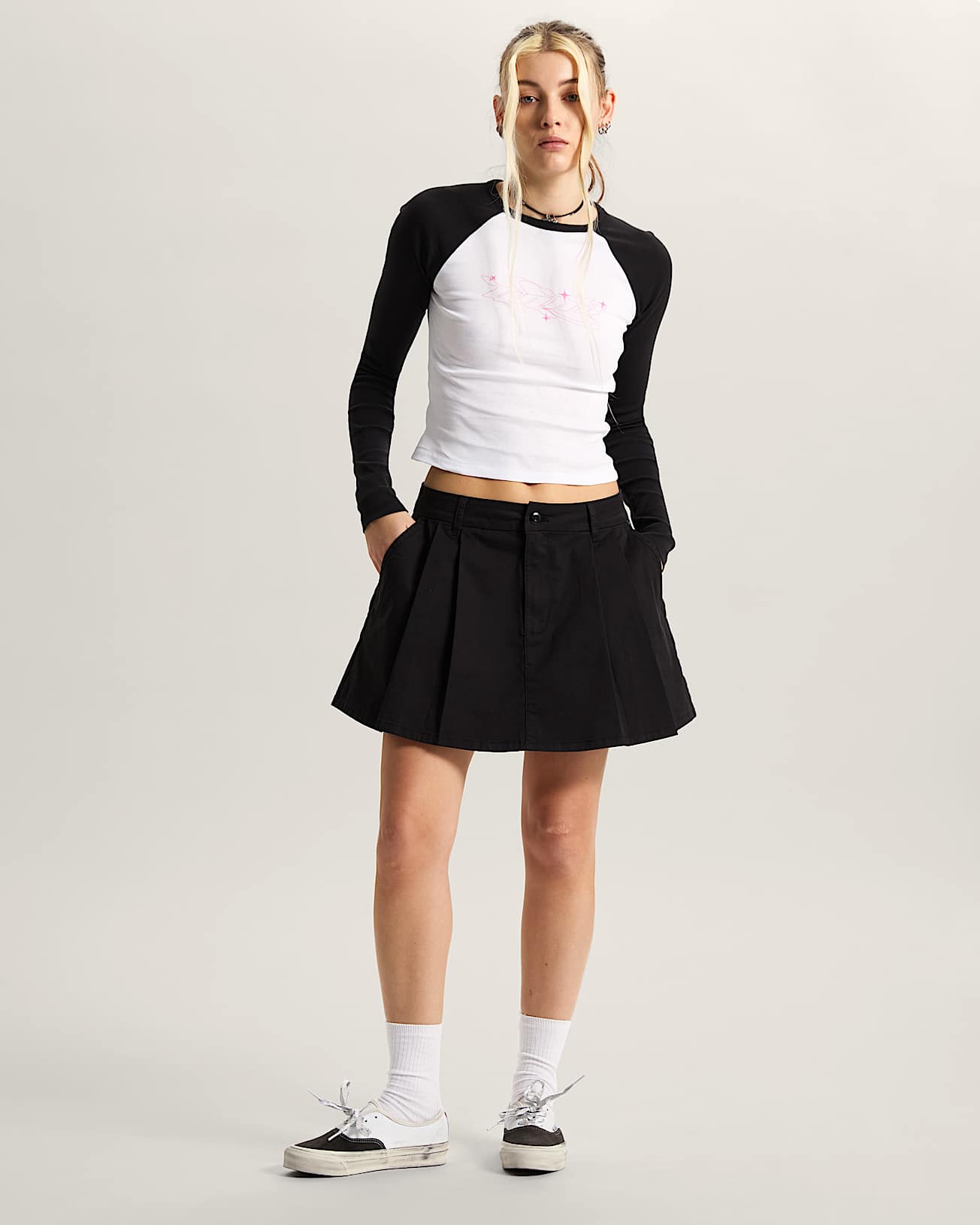 Y2K Star Raglan Long Sleeve TShirt VANS Black ALT4