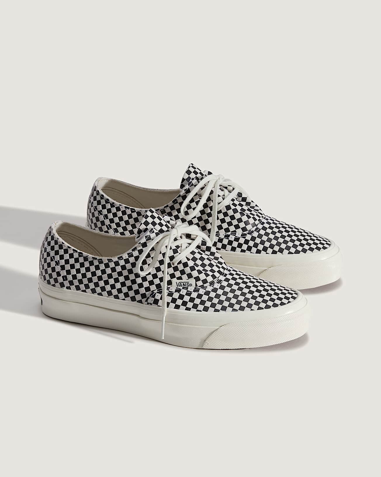 Chaussures Premium Authentic Ease Checkerboard VANS Noir ALT1