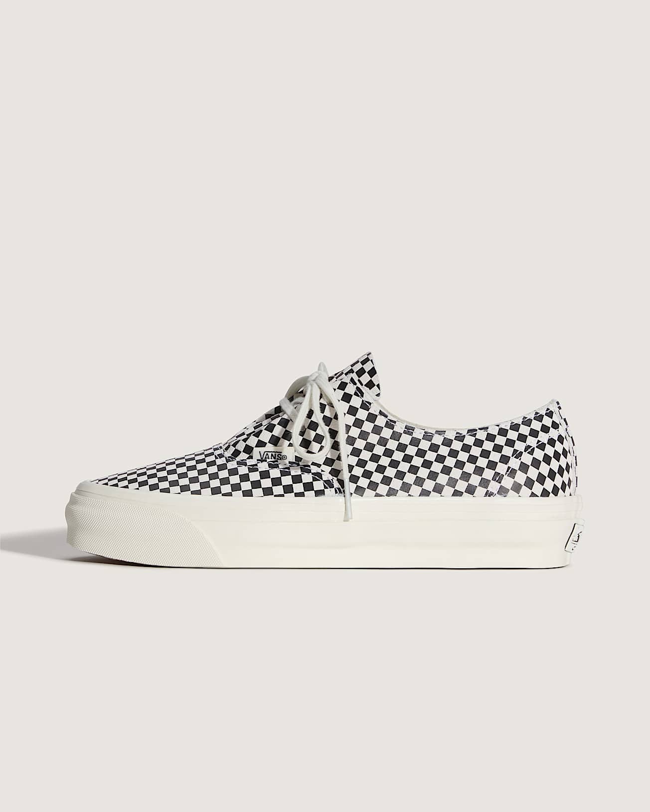 Chaussures Premium Authentic Ease Checkerboard VANS Noir HERO