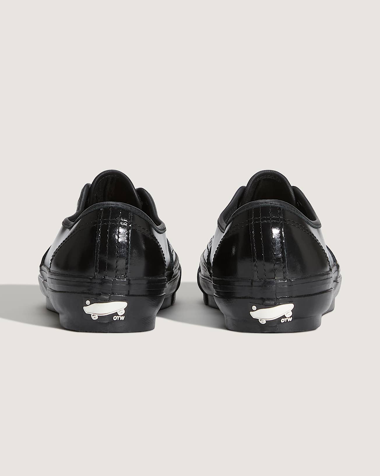 OTW Authentic 44 Siped Vibram VANS Preto ALT4