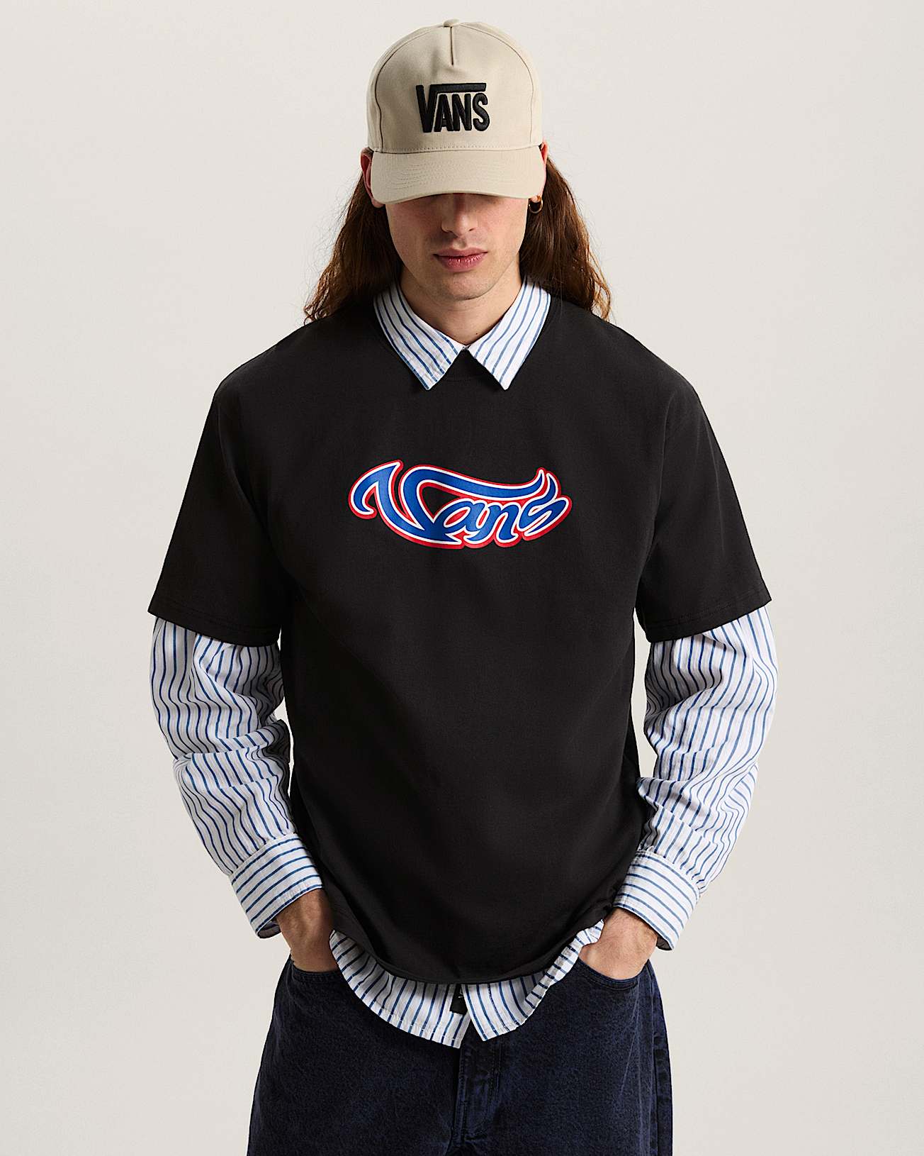 Wavy Script TShirt VANS Black ALT2