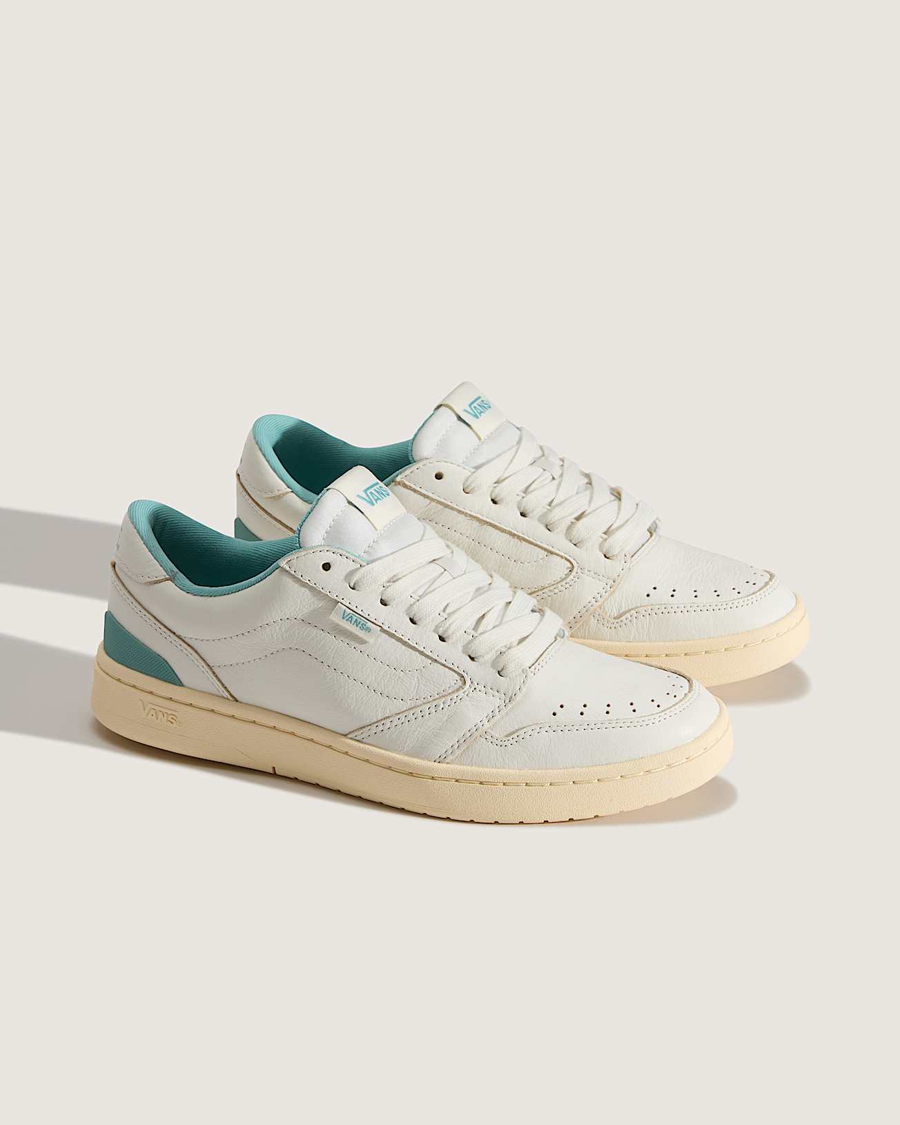 Chaussures Court Low VANS Blanc ALT1