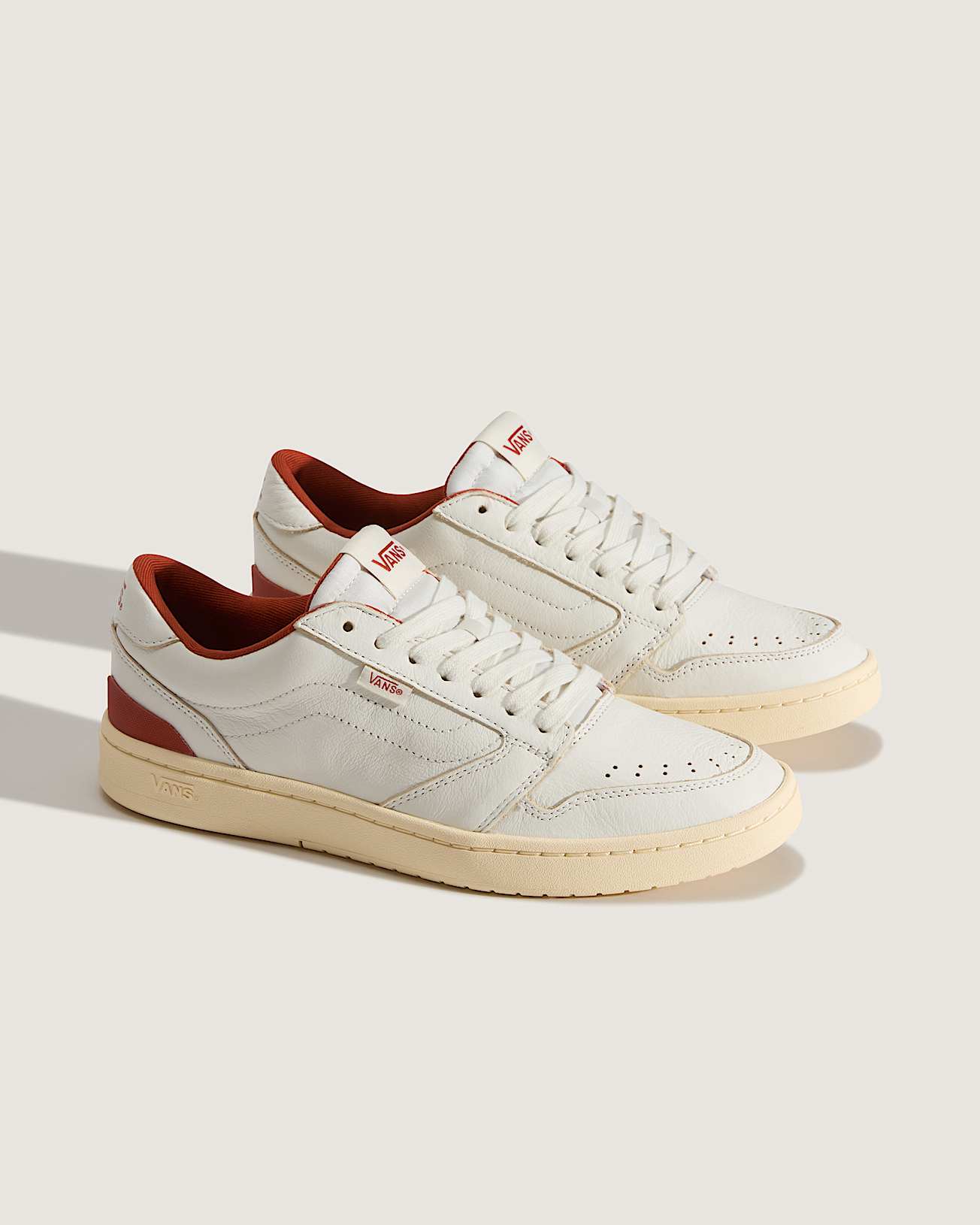 Court Low Shoes VANS White ALT1