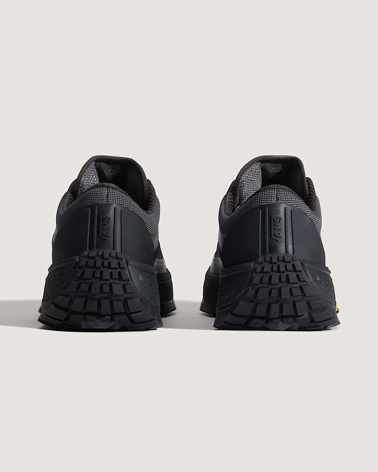 Trail 36 Shoes VANS Black ALT3