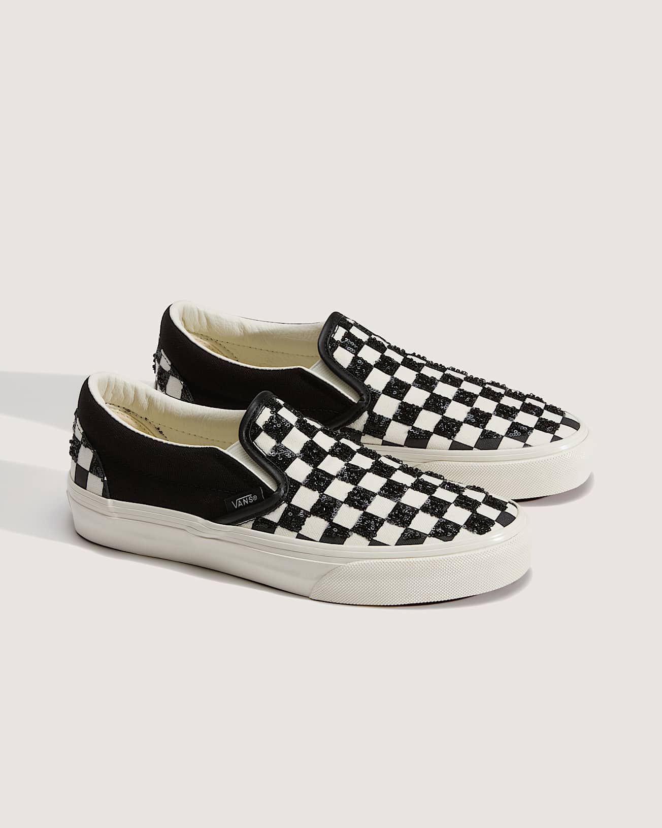 Chaussures Classic SlipOn VANS NoirBlanc ALT1