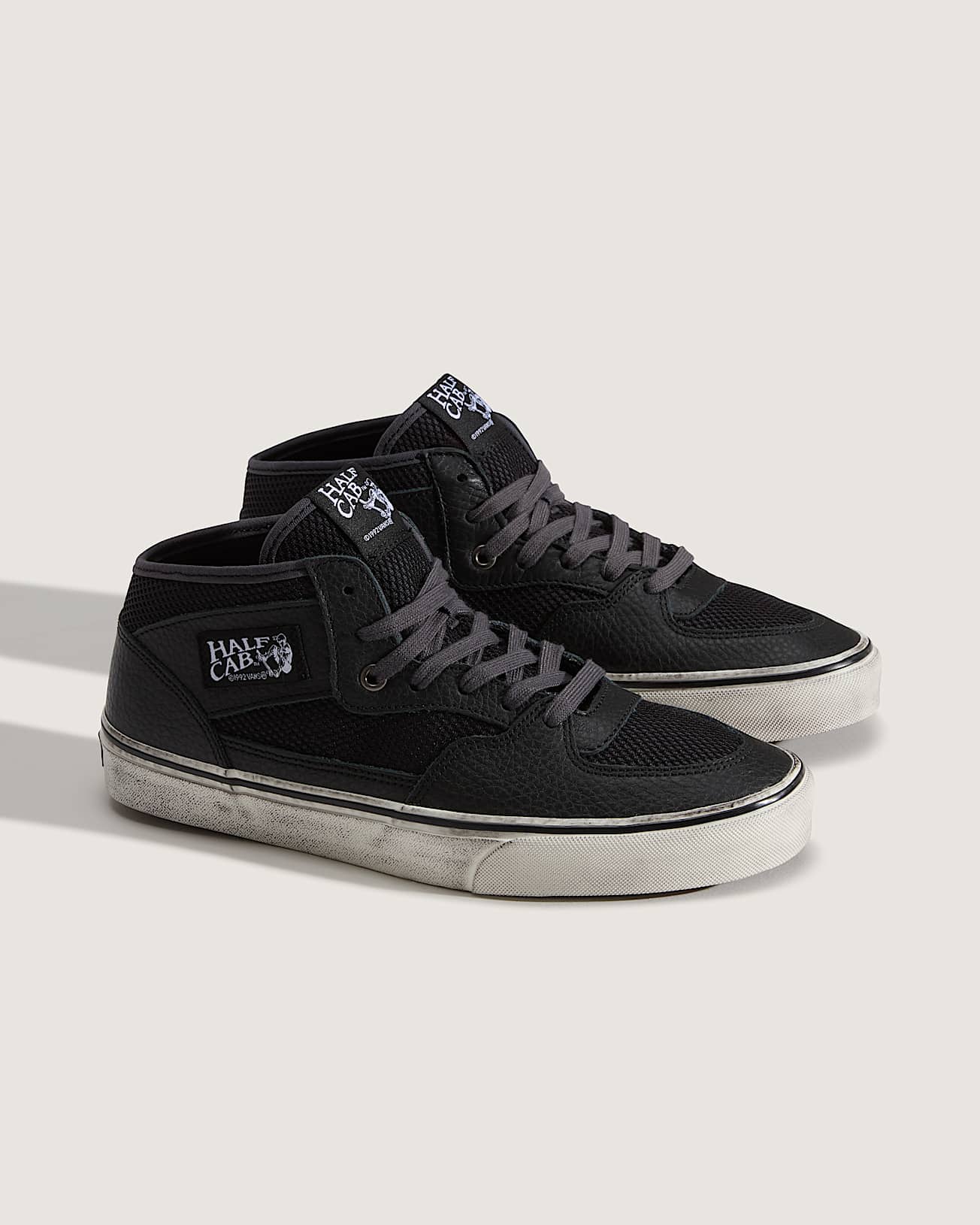 Zapatillas Half Cab Decon VANS Negro ALT1