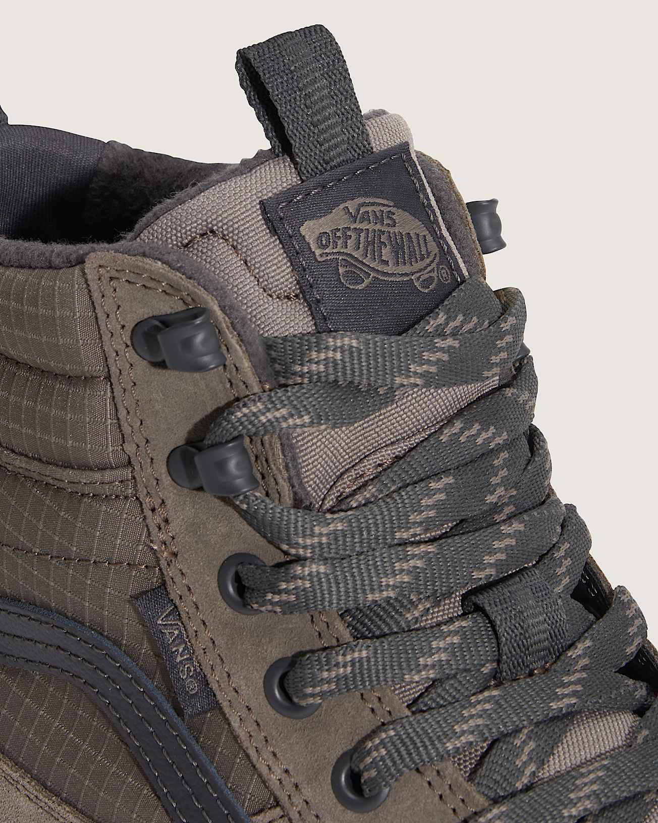 Sk8Hi Waterproof Insulated Shoes VANS Grey ALT7
