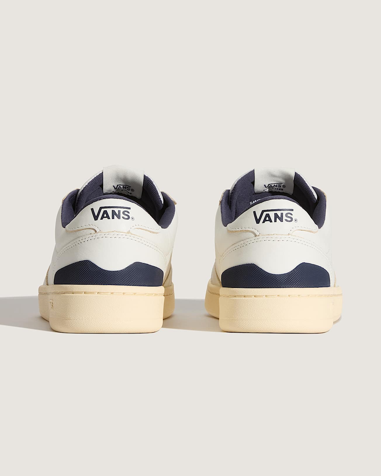 Chaussures Court Low VANS Blanc ALT3
