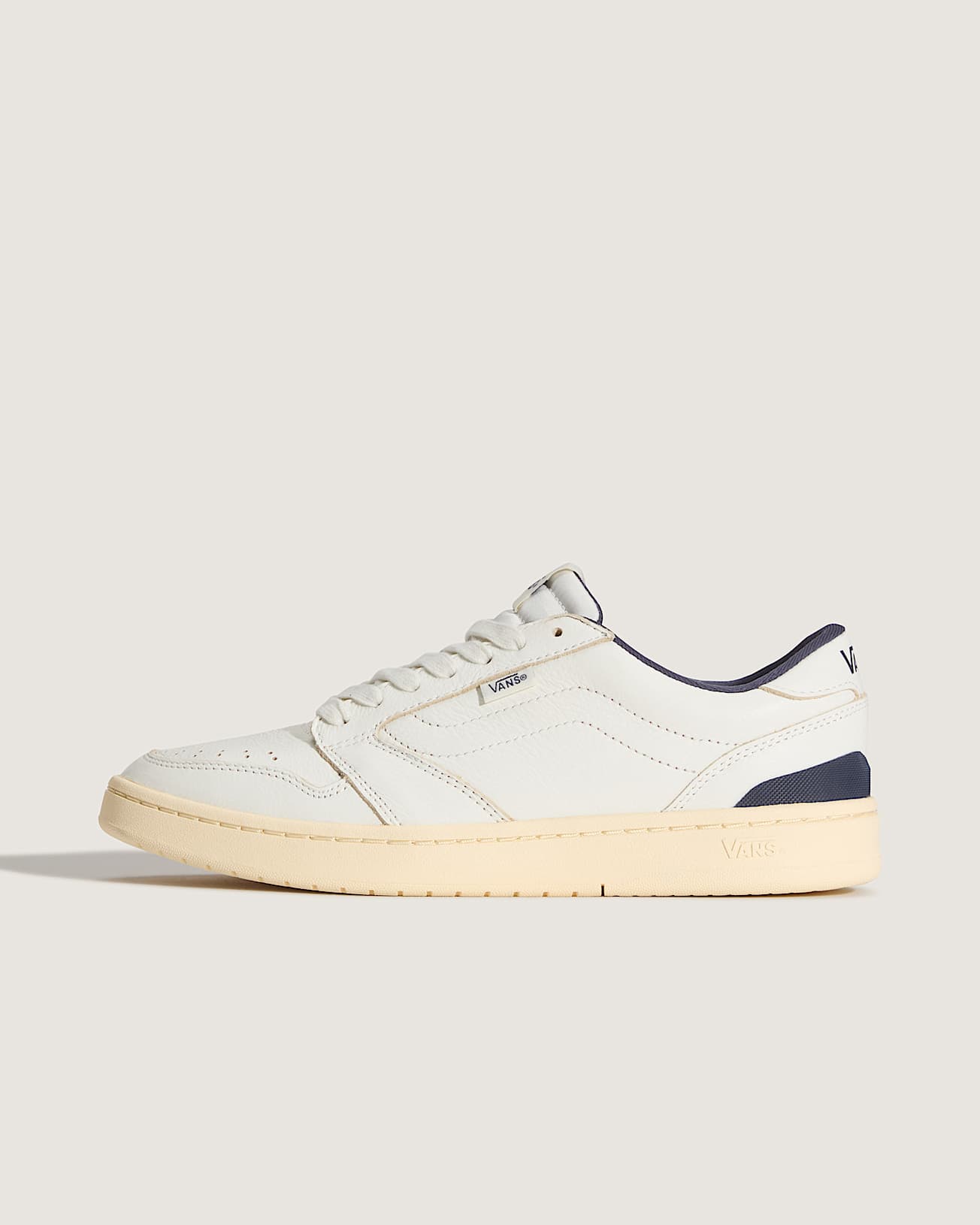 Chaussures Court Low VANS Blanc HERO