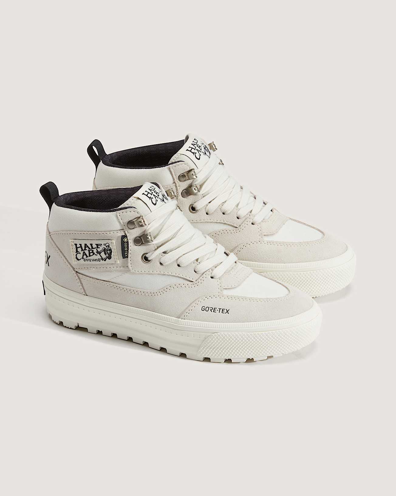 Chaussures Half Cab GORETEX Insulated VANS Blanc ALT1