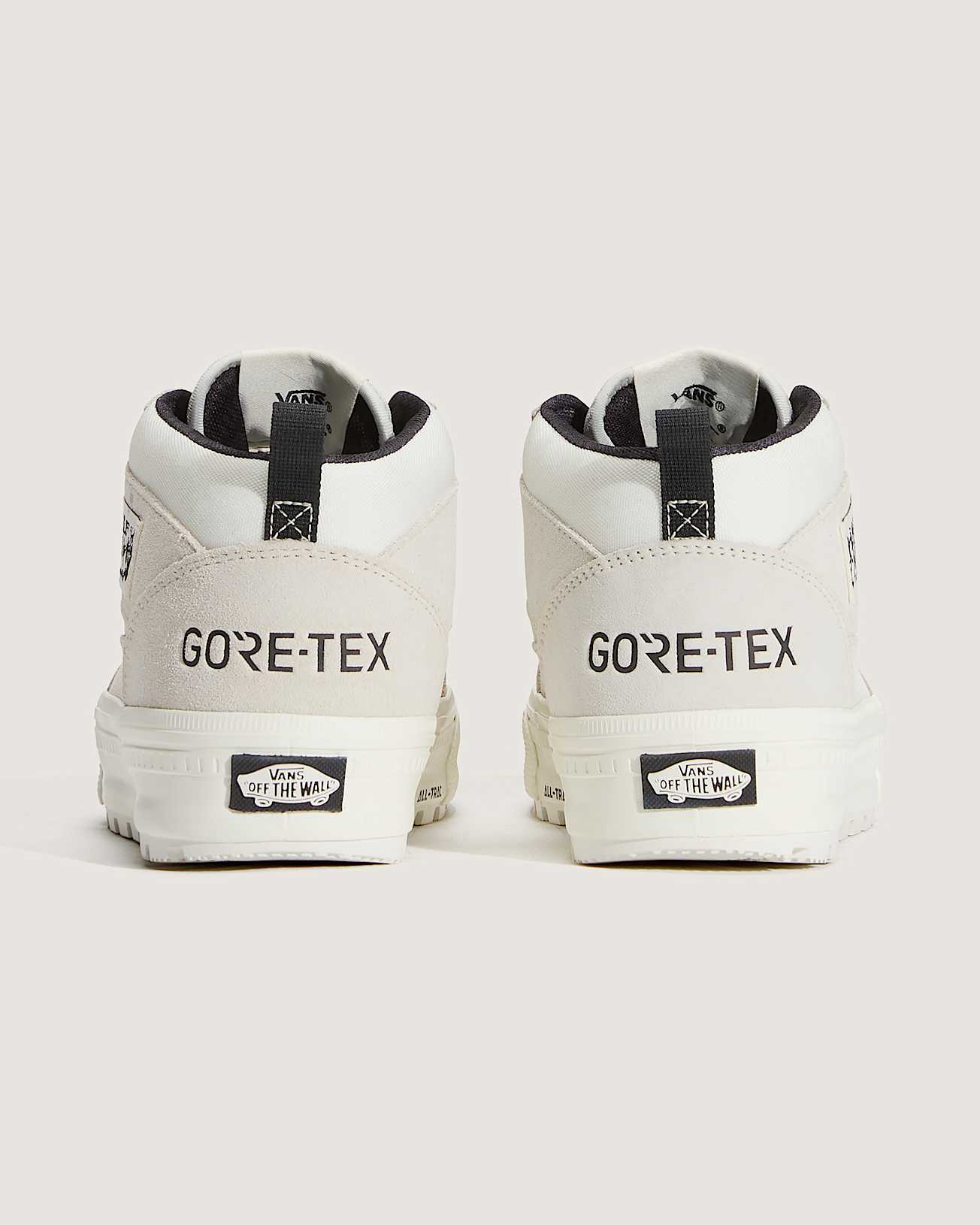 Chaussures Half Cab GORETEX Insulated VANS Blanc ALT3