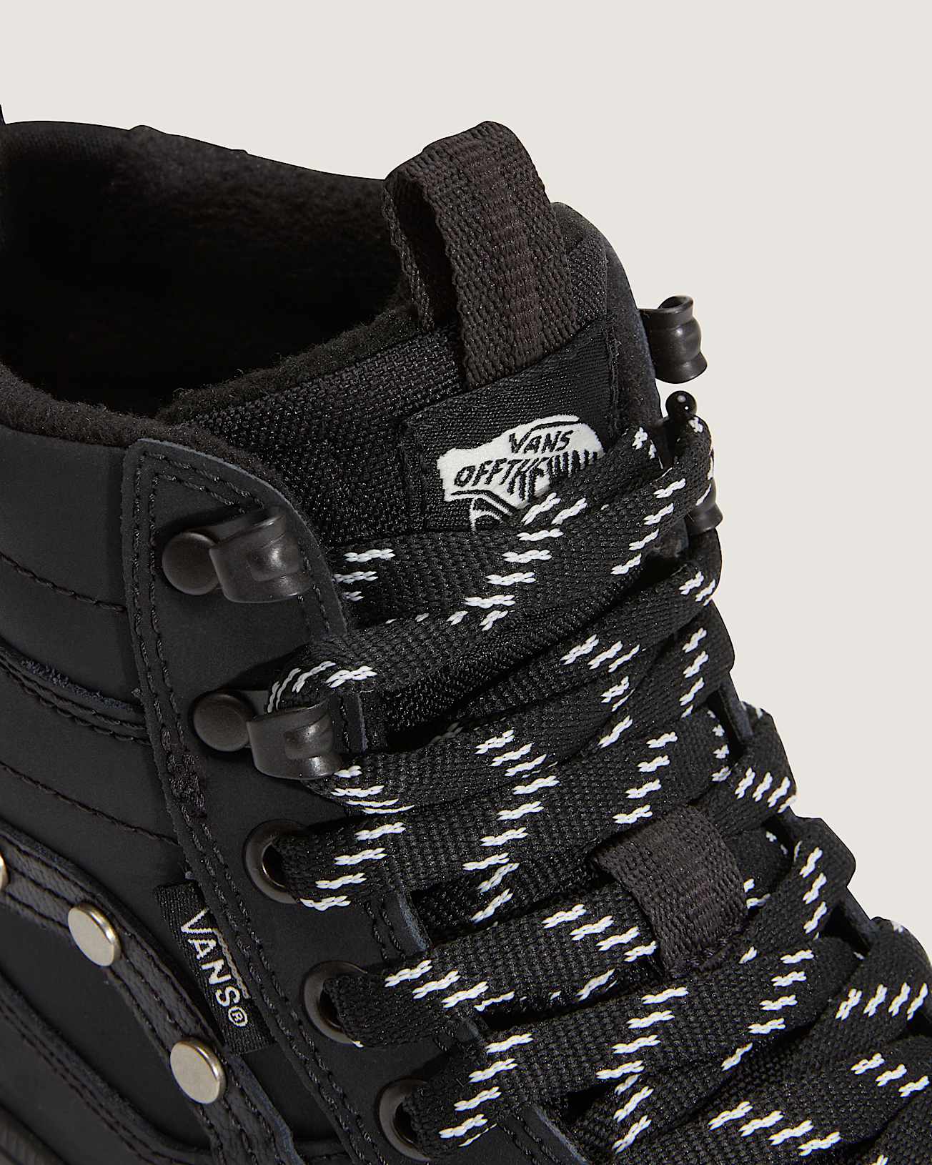 Chaussures isolantes impermables Sk8Hi VANS Noir ALT6