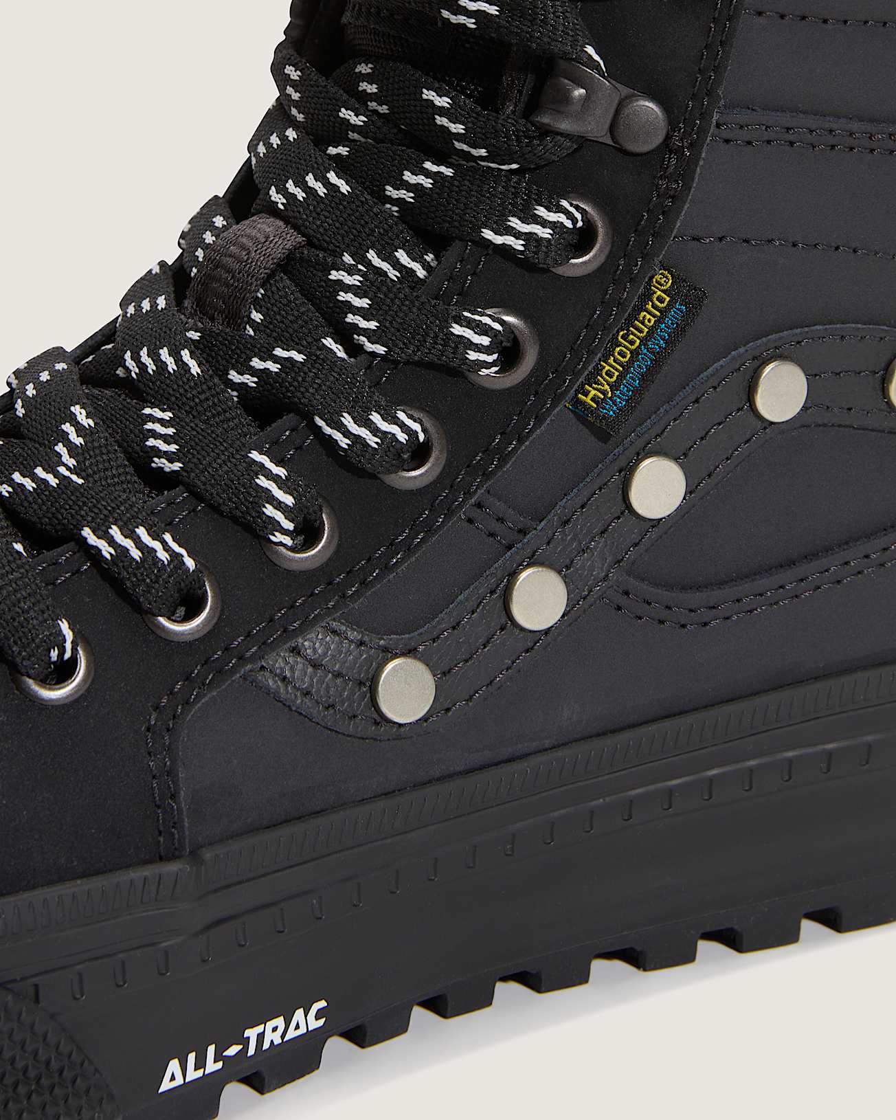 Chaussures isolantes impermables Sk8Hi VANS Noir ALT8